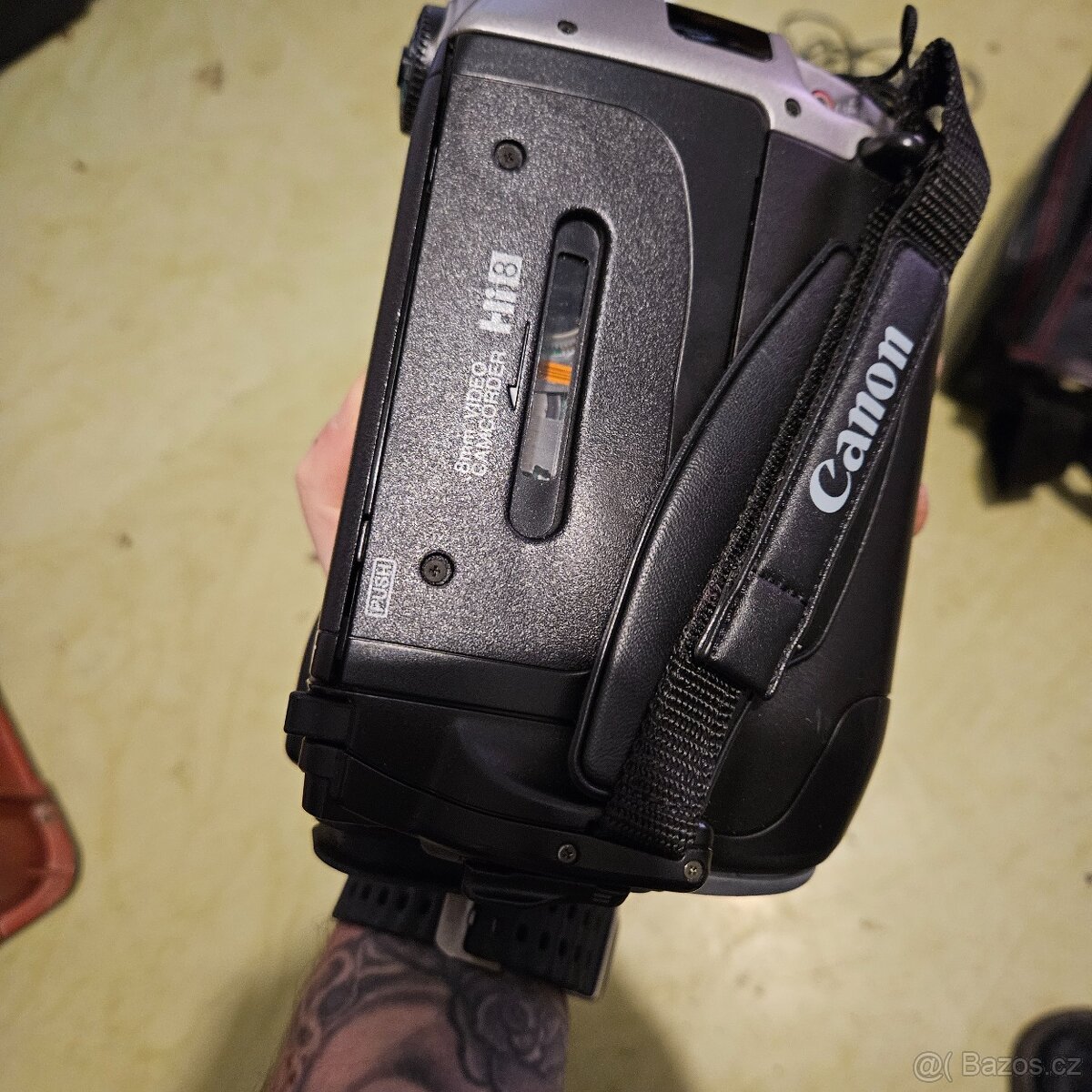 Videokamera Canon starší pouzdrem - 7