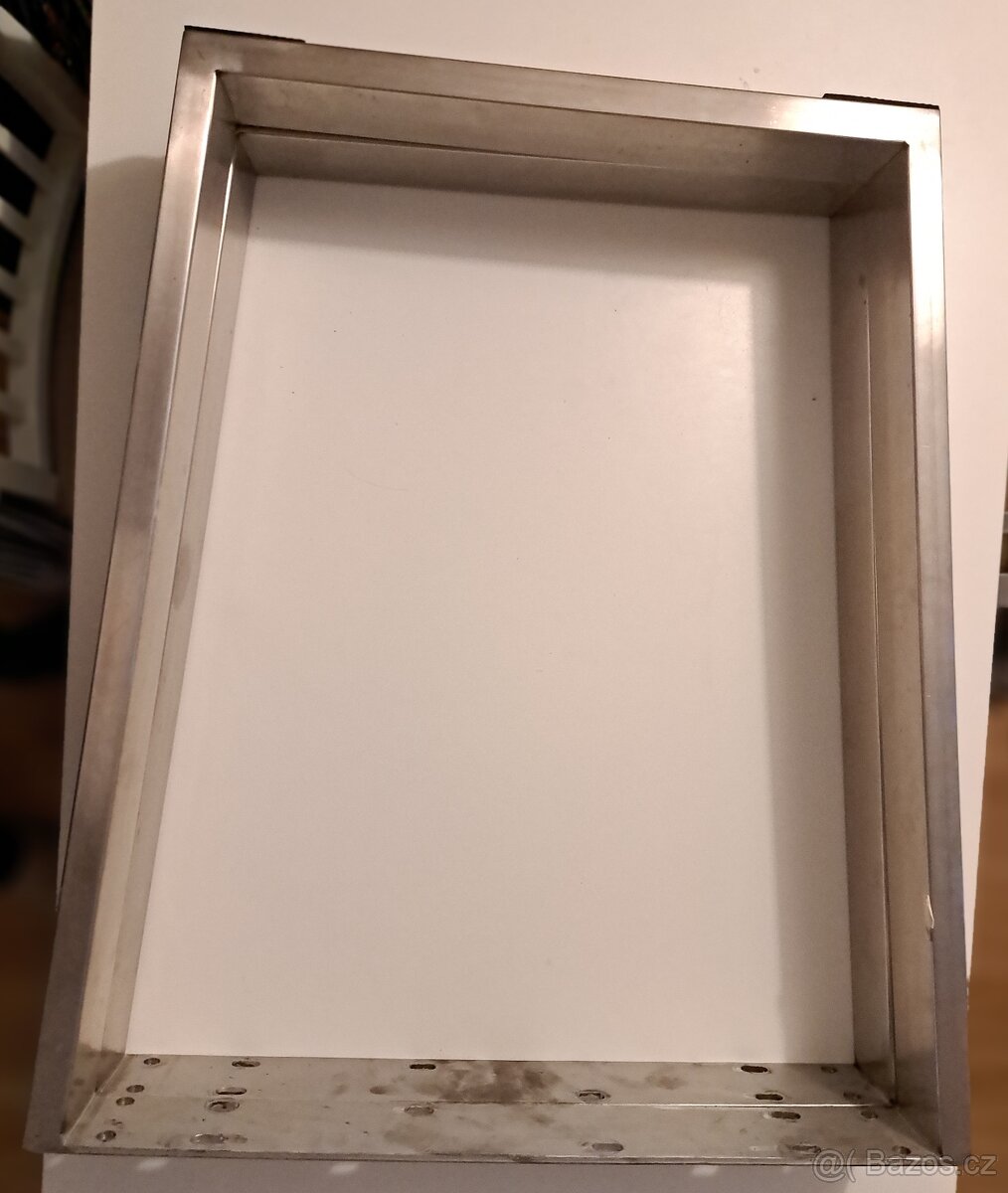 Nabízím k prodeji akáciový stůl - 7