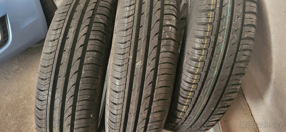 Prodám 3 ks disků včetně pneu 155/65 R14 - 7