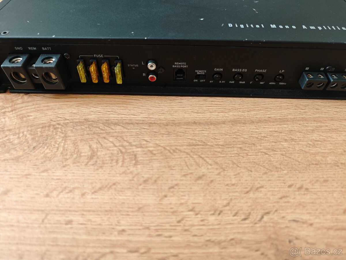 Zesilovač do auta Helix E10 - 7