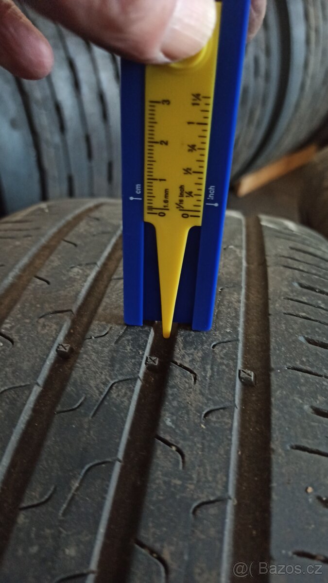 Pneu Continental 215/60 R17 H - 7