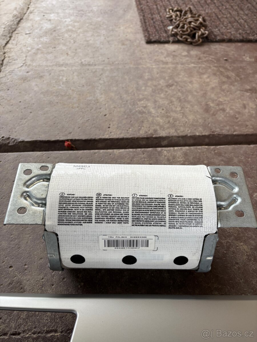 díly interiéru bmw e90 - 7