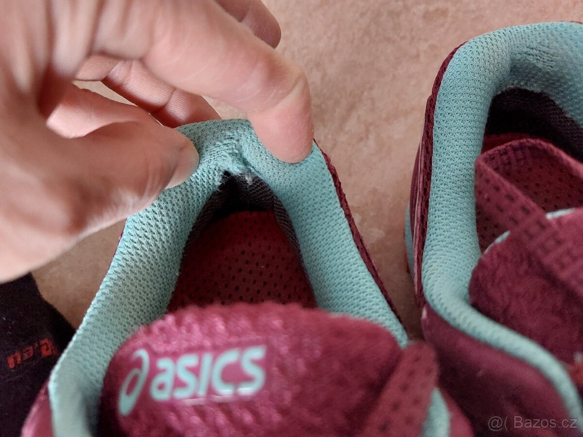 Boty Asics,vel.41,5 - 7