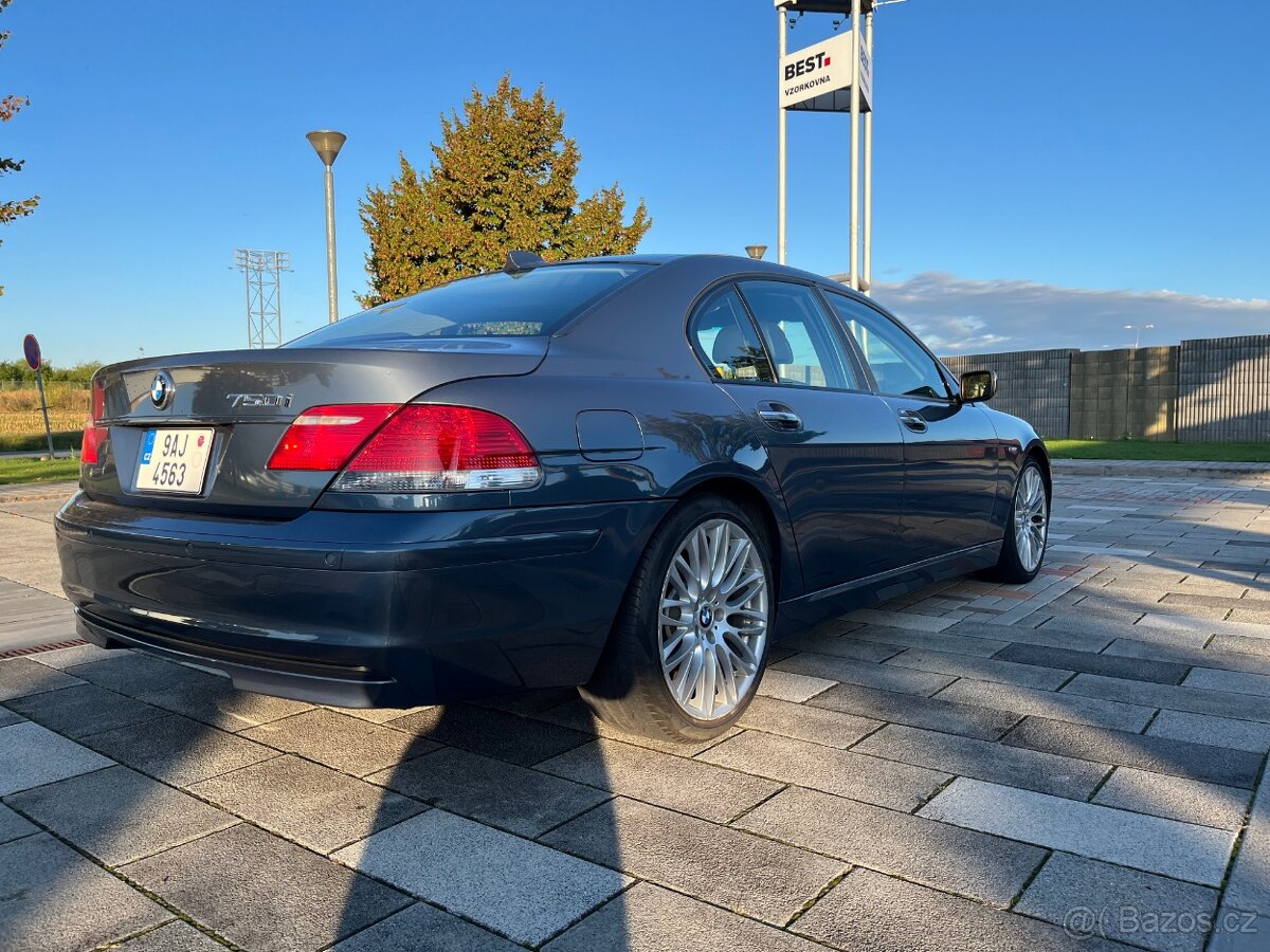 BMW 750i, E65 - 7