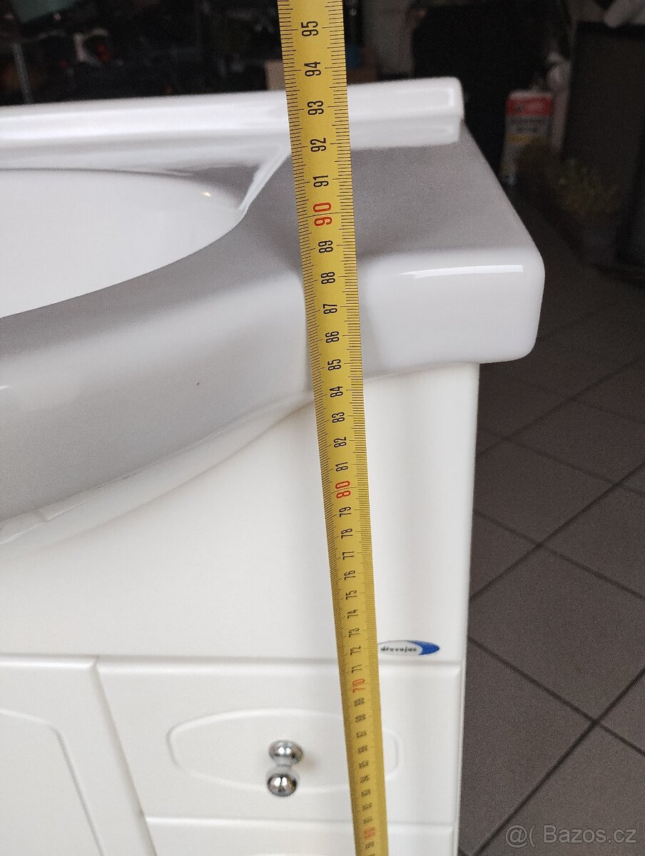 Koupelnová skříňka s umyvadlem a zrcadlem - 7