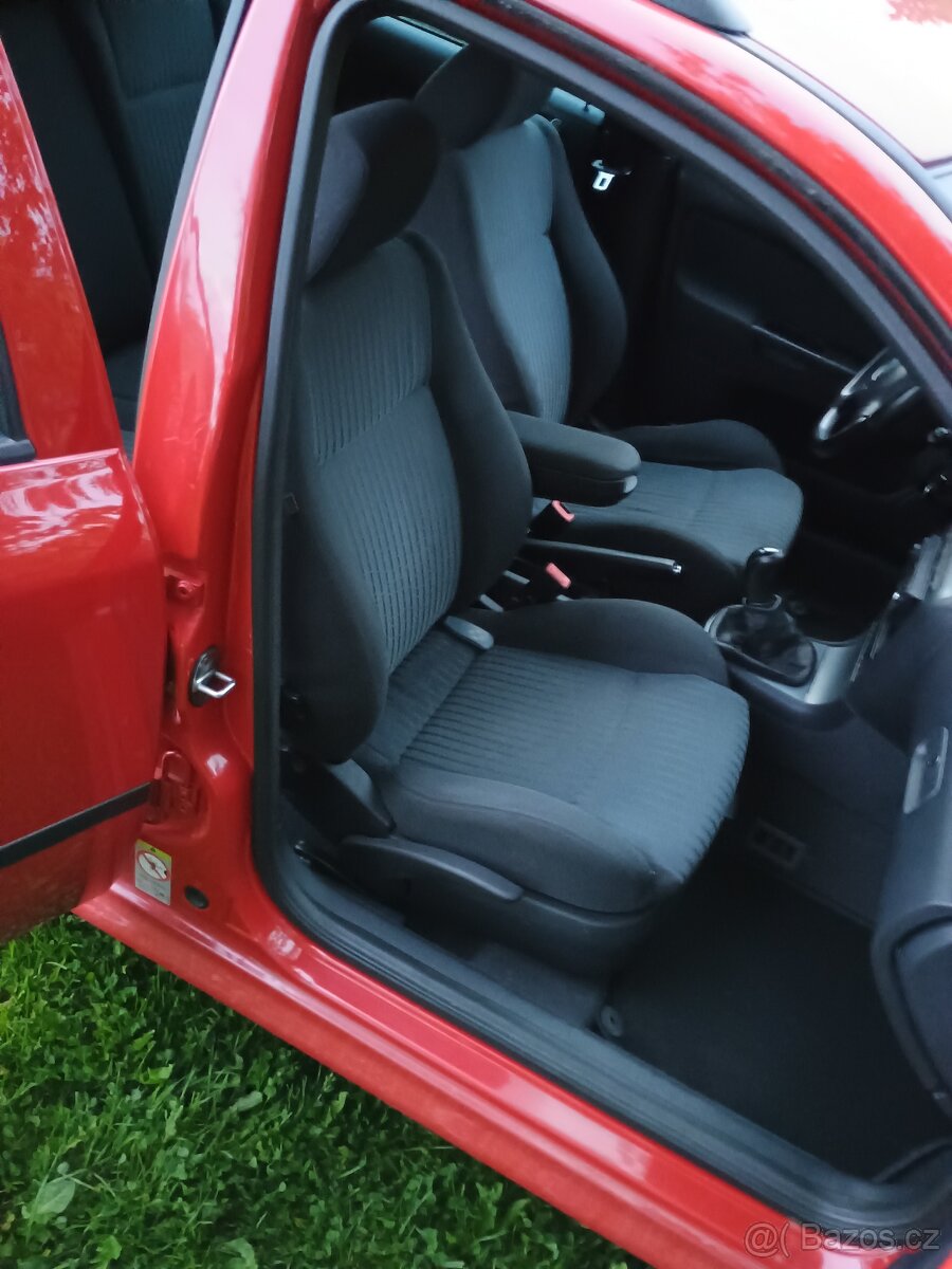 Škoda Octavia combi 1,6 75kw Gt model - 7
