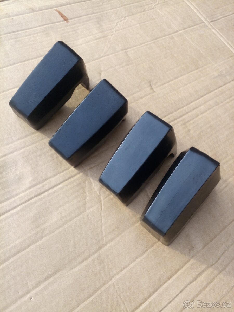 Sada malých dorazů nárazníku škoda 100 - 110R - 7