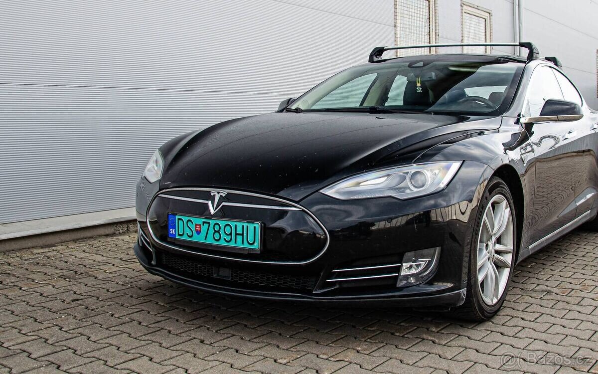 Tesla Model S 85 Free Supercharger - 7