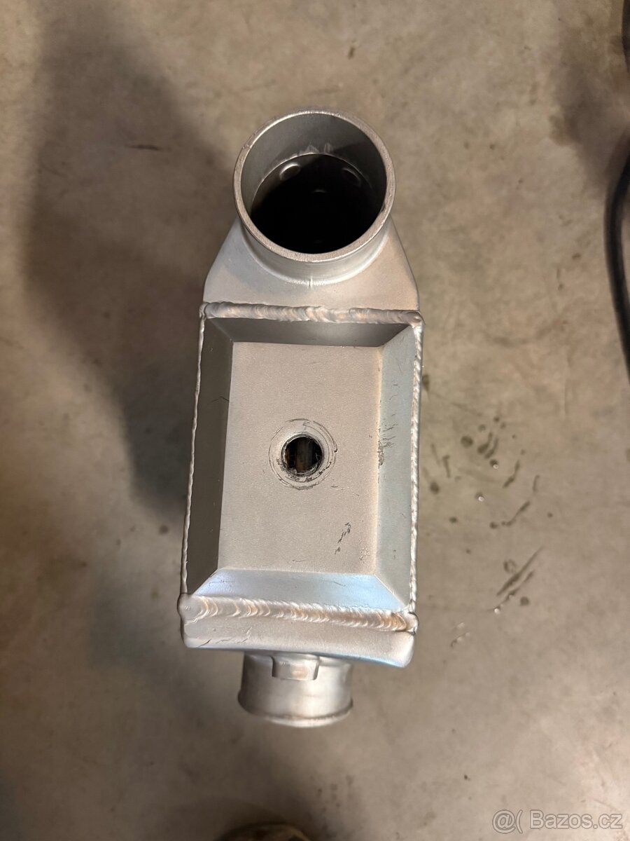 Intercooler voda vzduch plus chladic a pumpa - 7