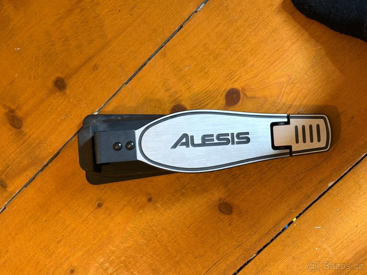 Alesis Nitro Mesh Kit Bundle+Milenium DM-30 E-Drum Monitor - 7