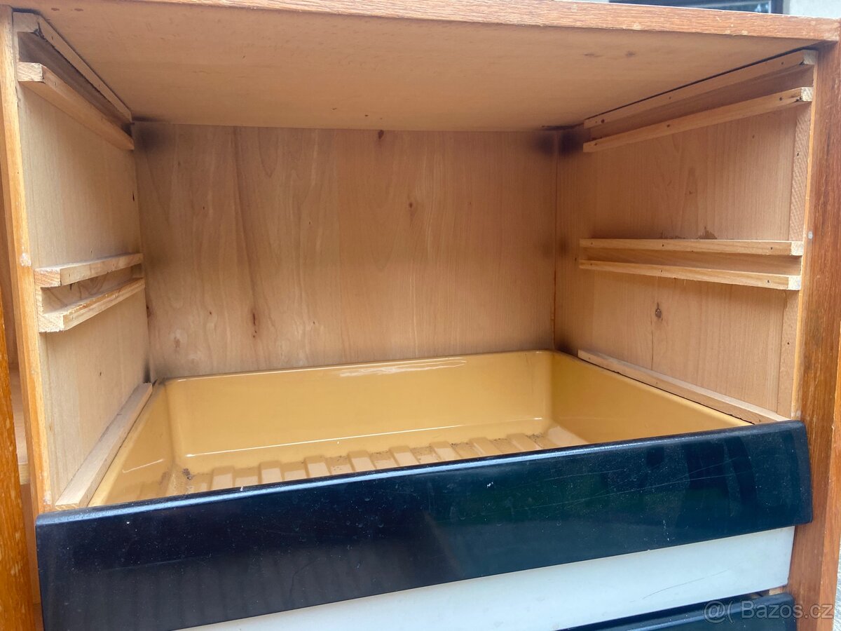 Komoda U-460 Jiroutek 1969 - 7