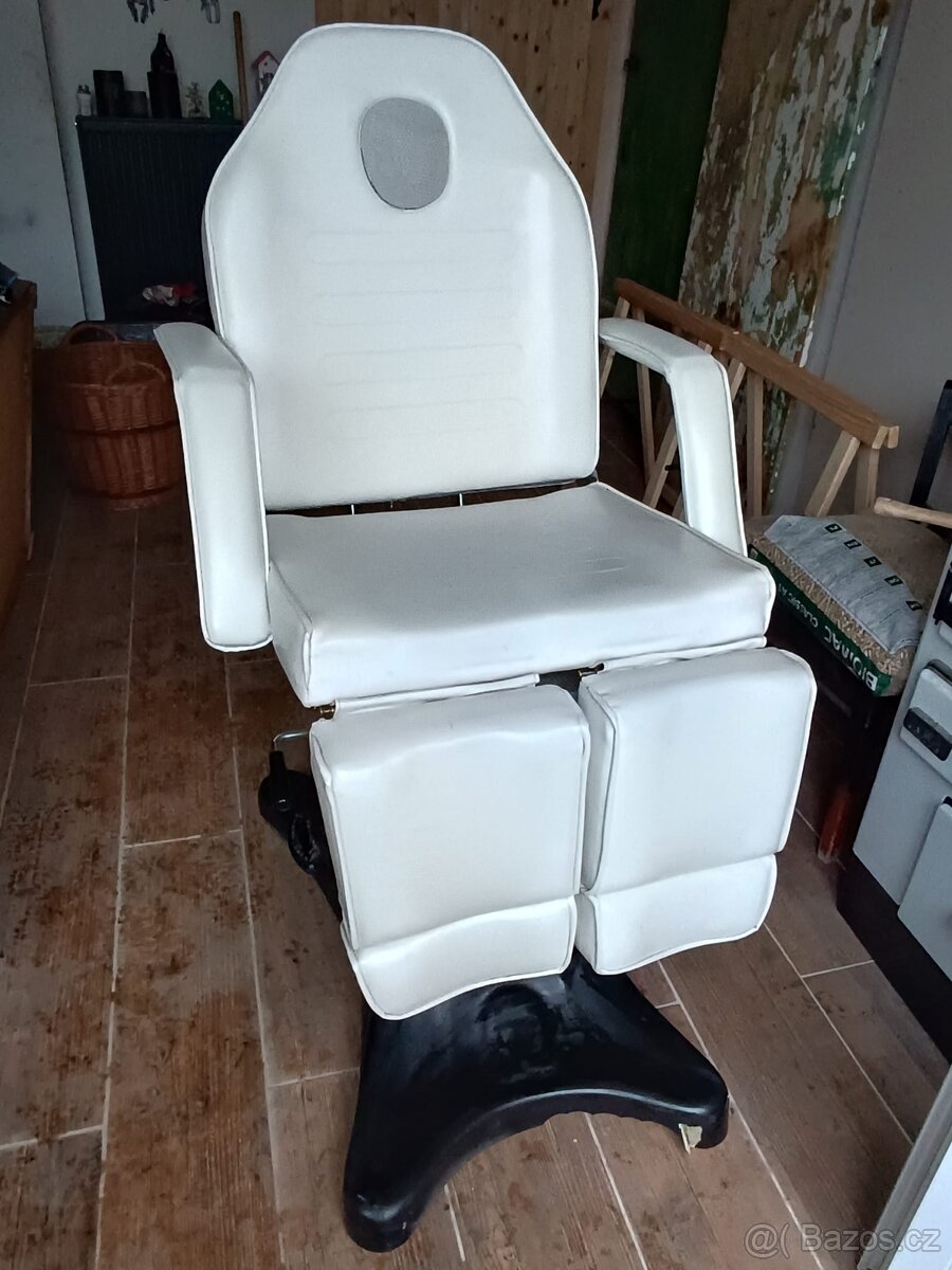 Prodám pedikérské, masérské křeslo - 7