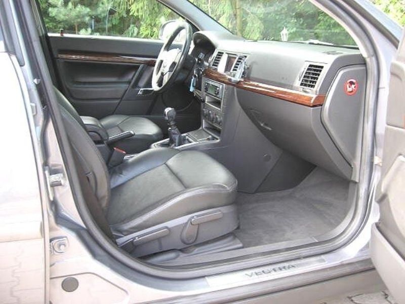 Opel Vectra caravan 2,0 DTI 92 kw 2004 kůže,TZ, klima,Euro 3 - 7