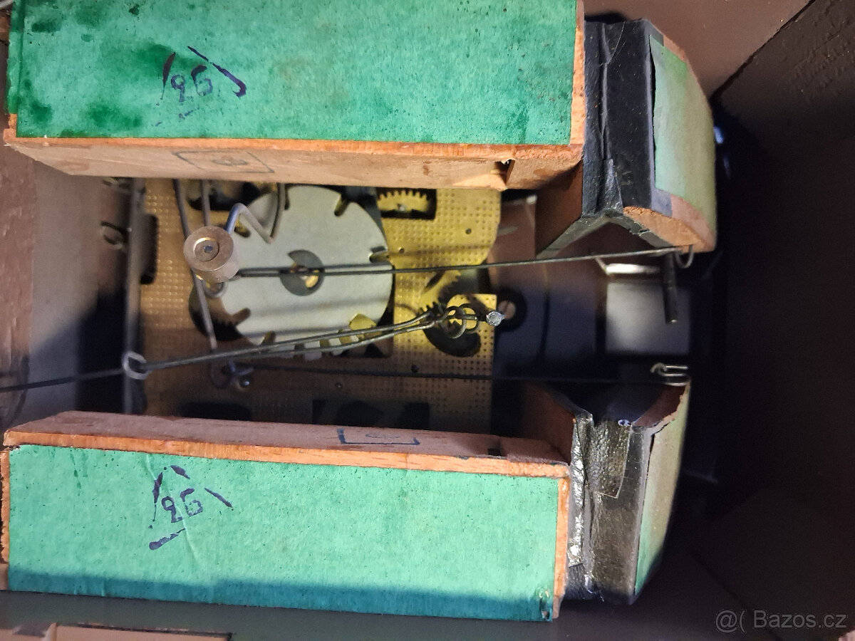 Prodám nekompletní kukačky CCCP - 7