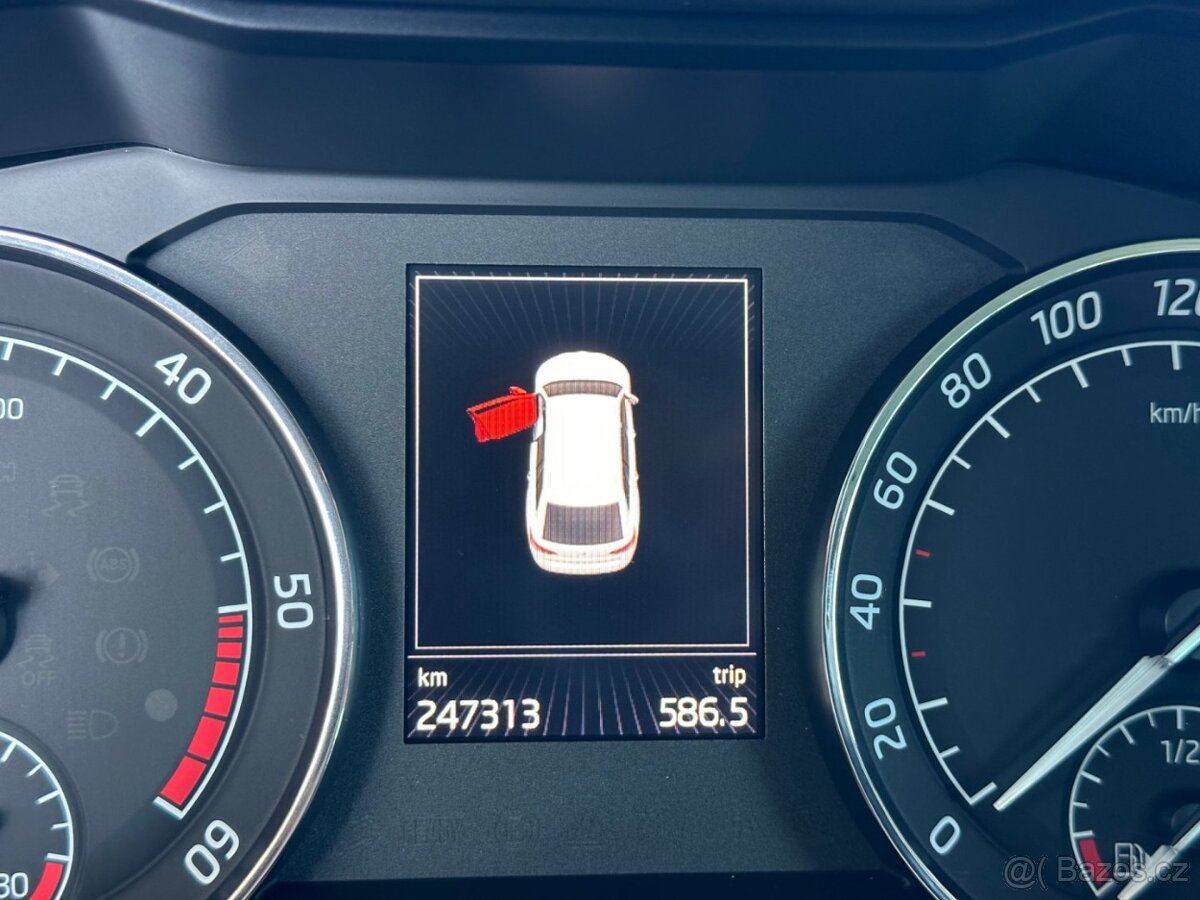 Škoda Superb 1.6TDi KAMERA,SMARTLINK, - 7