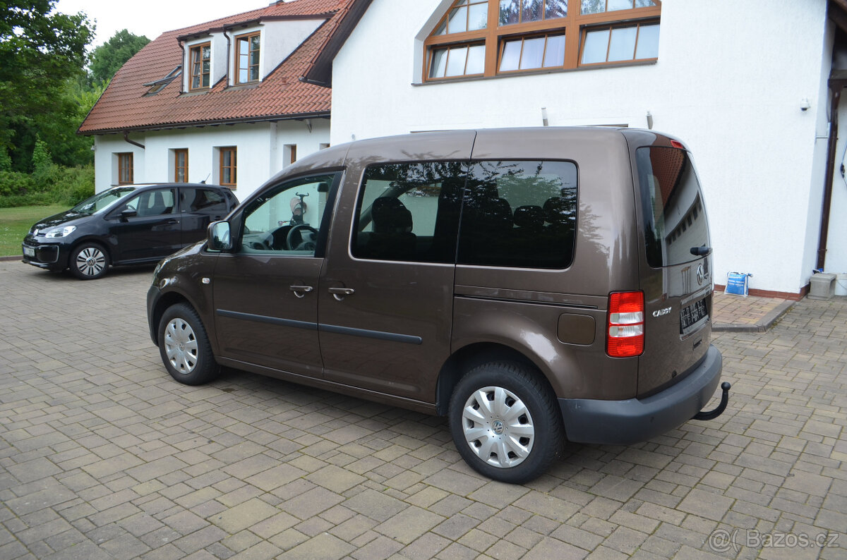 PRODÁM VW CADDY 1.2TSI LIFE 2013 135.000KM, TAŽNÉ - 7