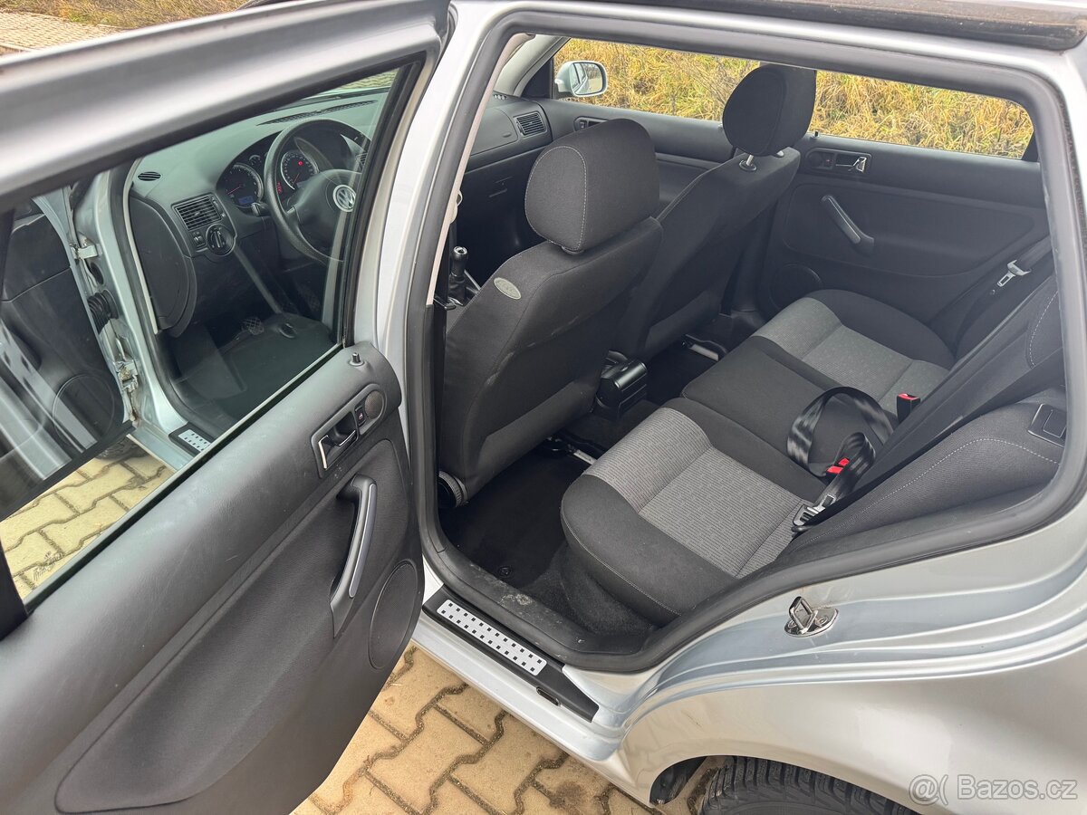 Volkswagen Golf IV 1.6i 77Kw Speciál - 7