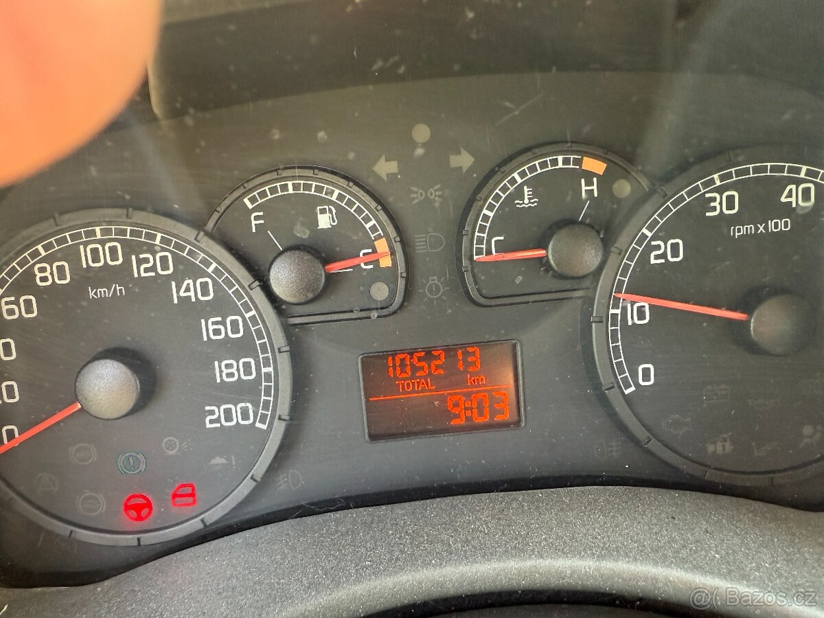 Fiat Punto 1,2i 44 kw.jen 105t.km..klima 2004 - 7