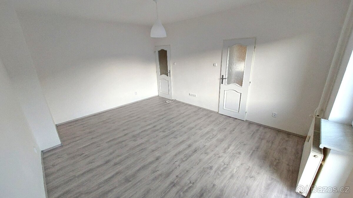 Pronájem bytu 2+1 (60 m2) Komenského, Adamov - 7