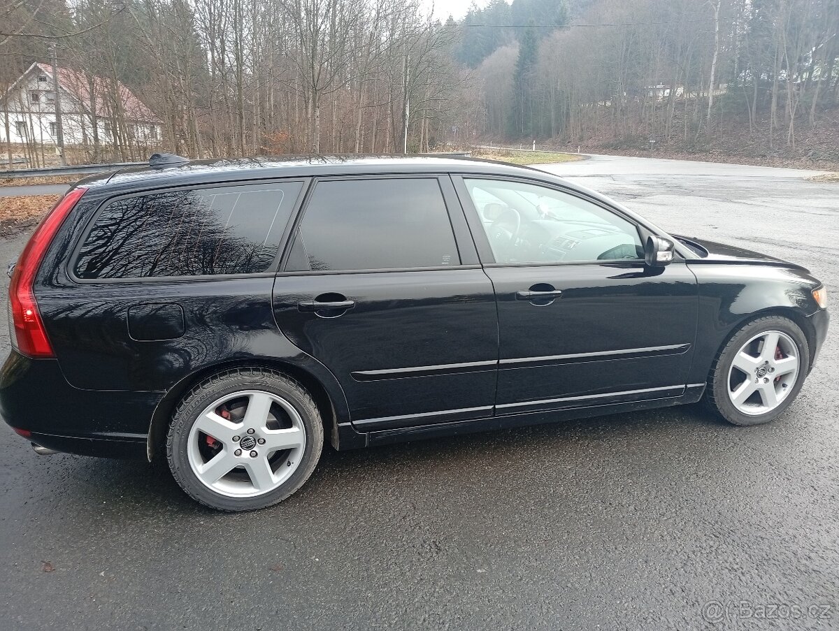 Prodám Volvo V50 2,4D5 - 7