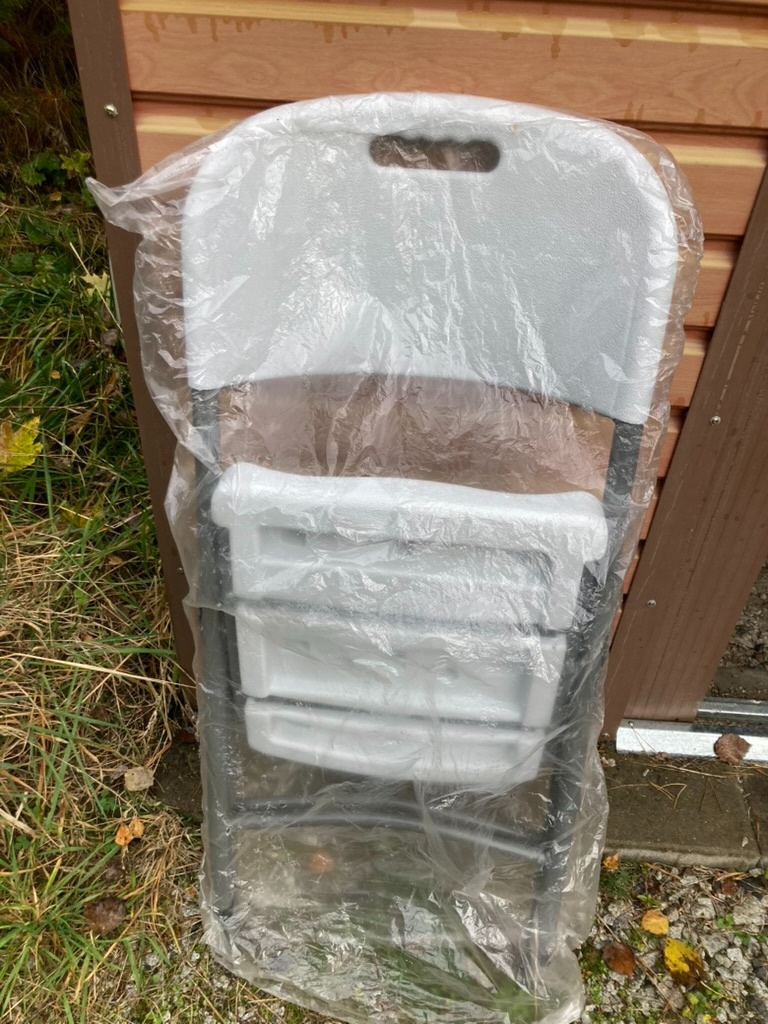 1 stůl a 2 židle - 7