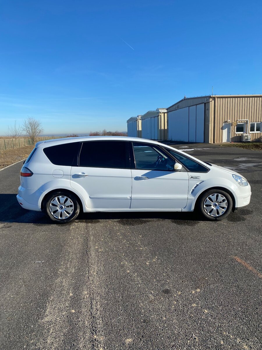 Ford S-Max 2.0 107kw 7.místné - 7