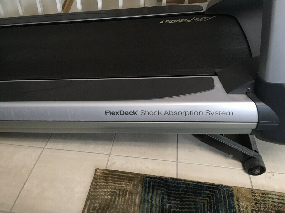 Běžecký pás Life Fitness Elevation Engage 95T - 7