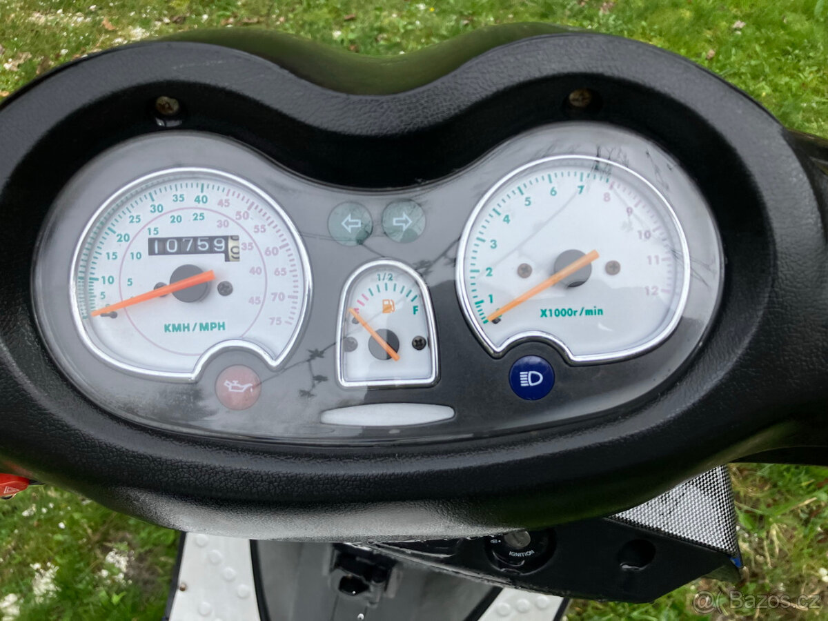 Skútr YUKI MATRIX 50 - 7