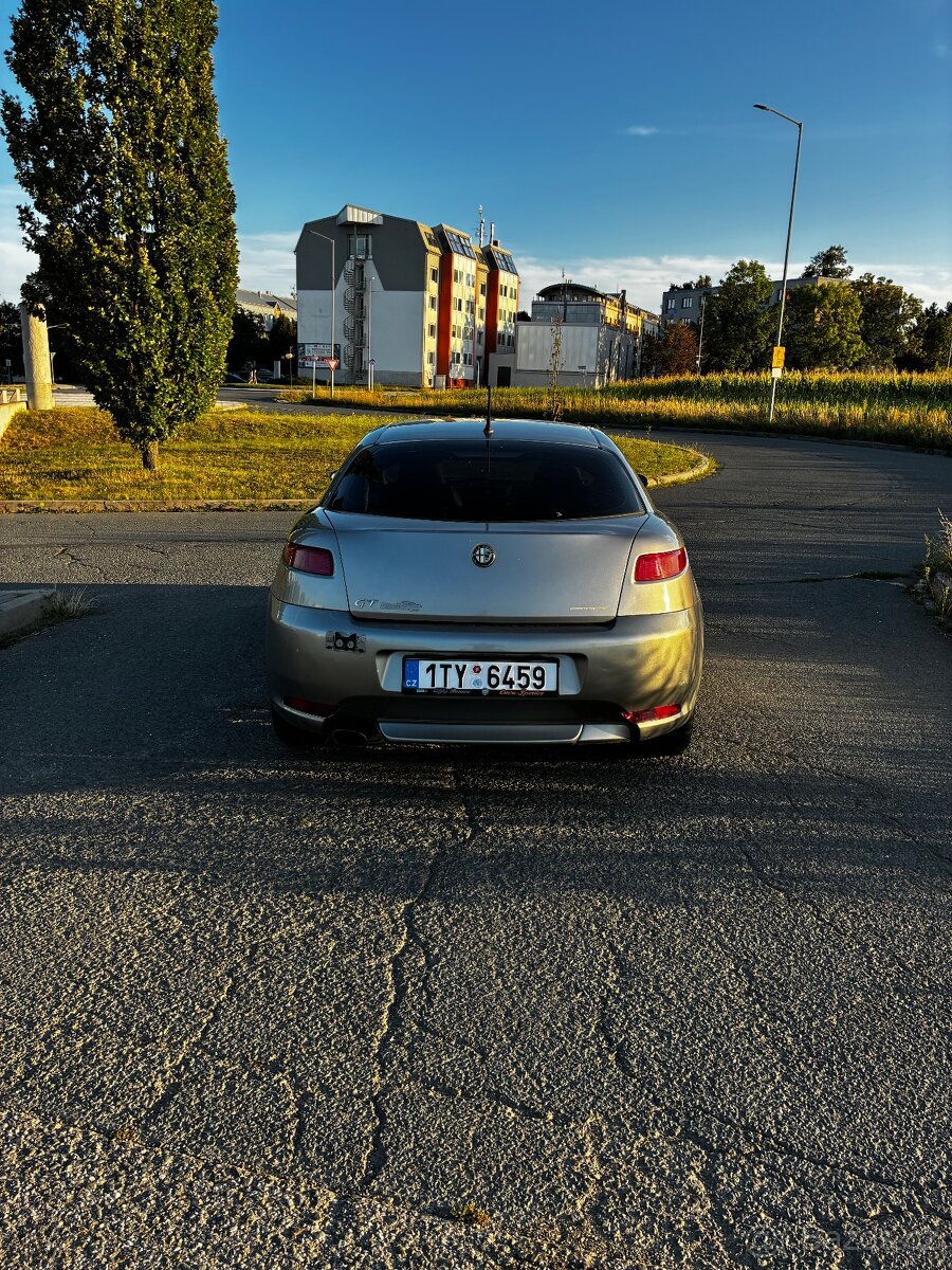 Alfa Romeo GT 1.9 JTD - 7