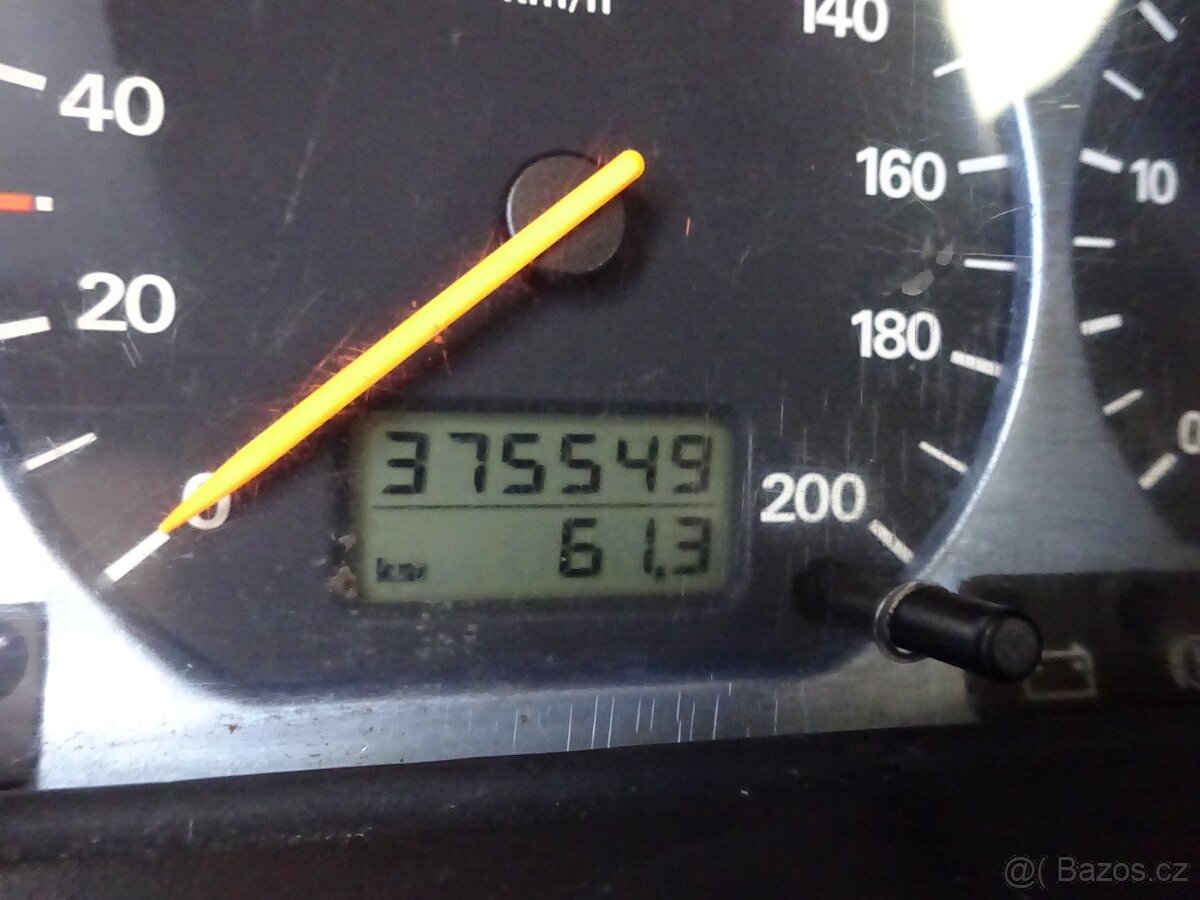 VW Multivan 2.5 TDI r.v.1997 (75 kw) závěs - 7