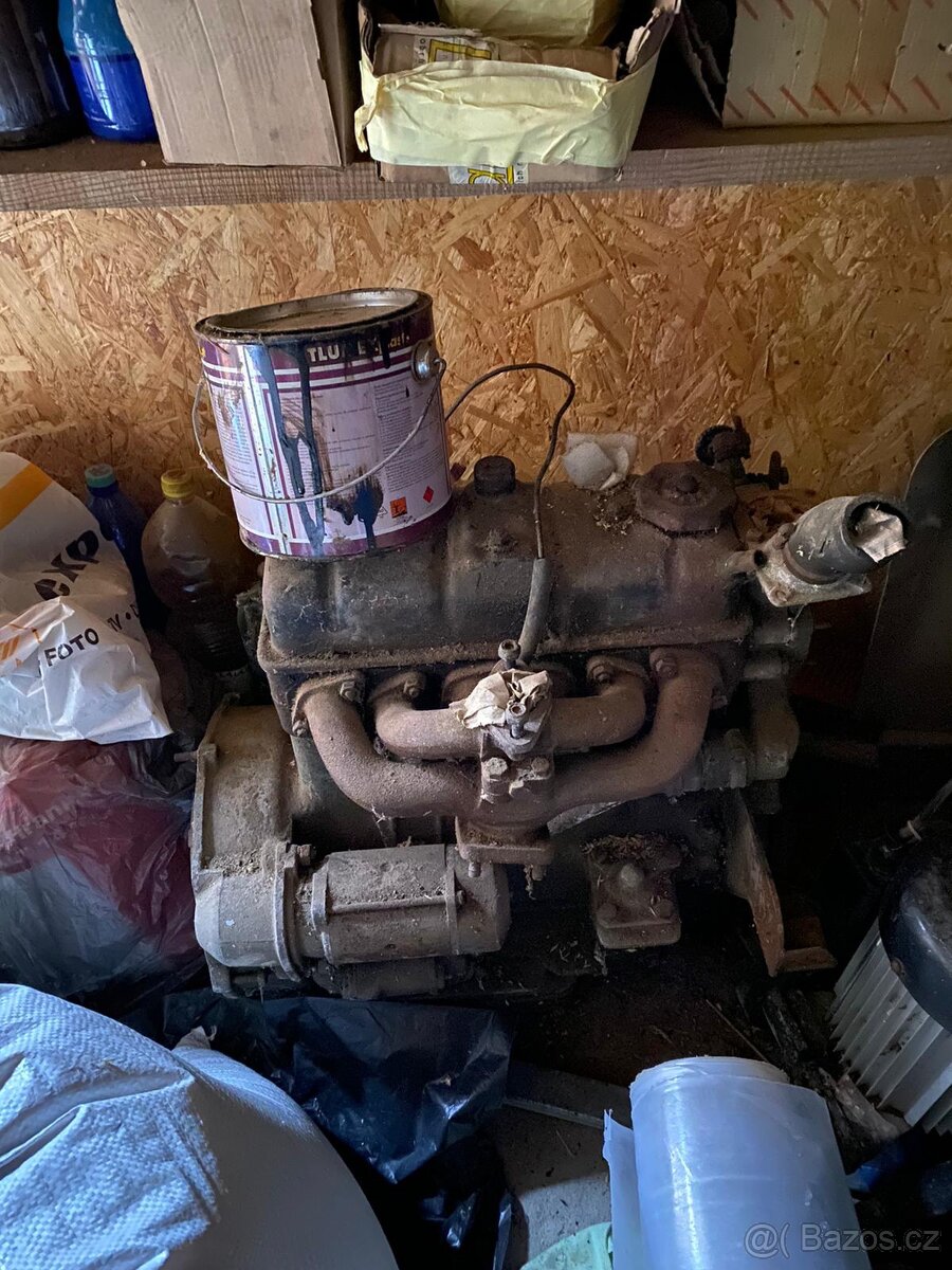 Traktor domácí výroby+vlečka+pluh+motor - 7