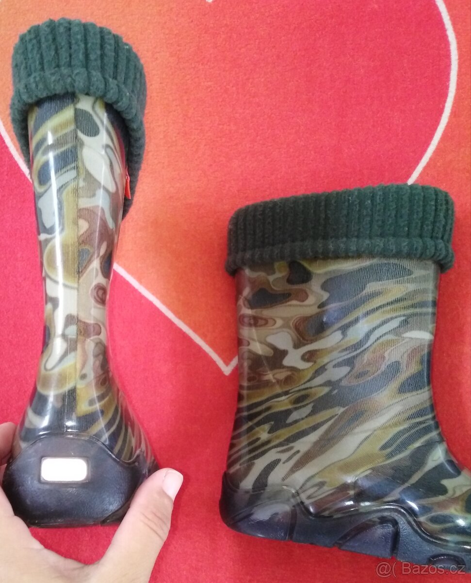 Gumáky nové, k převzetí na Žižkově - 7