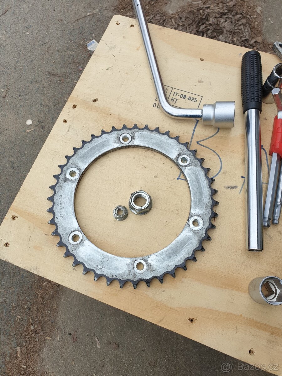 Prodám dily na honda vfr800 2000r.v - 7