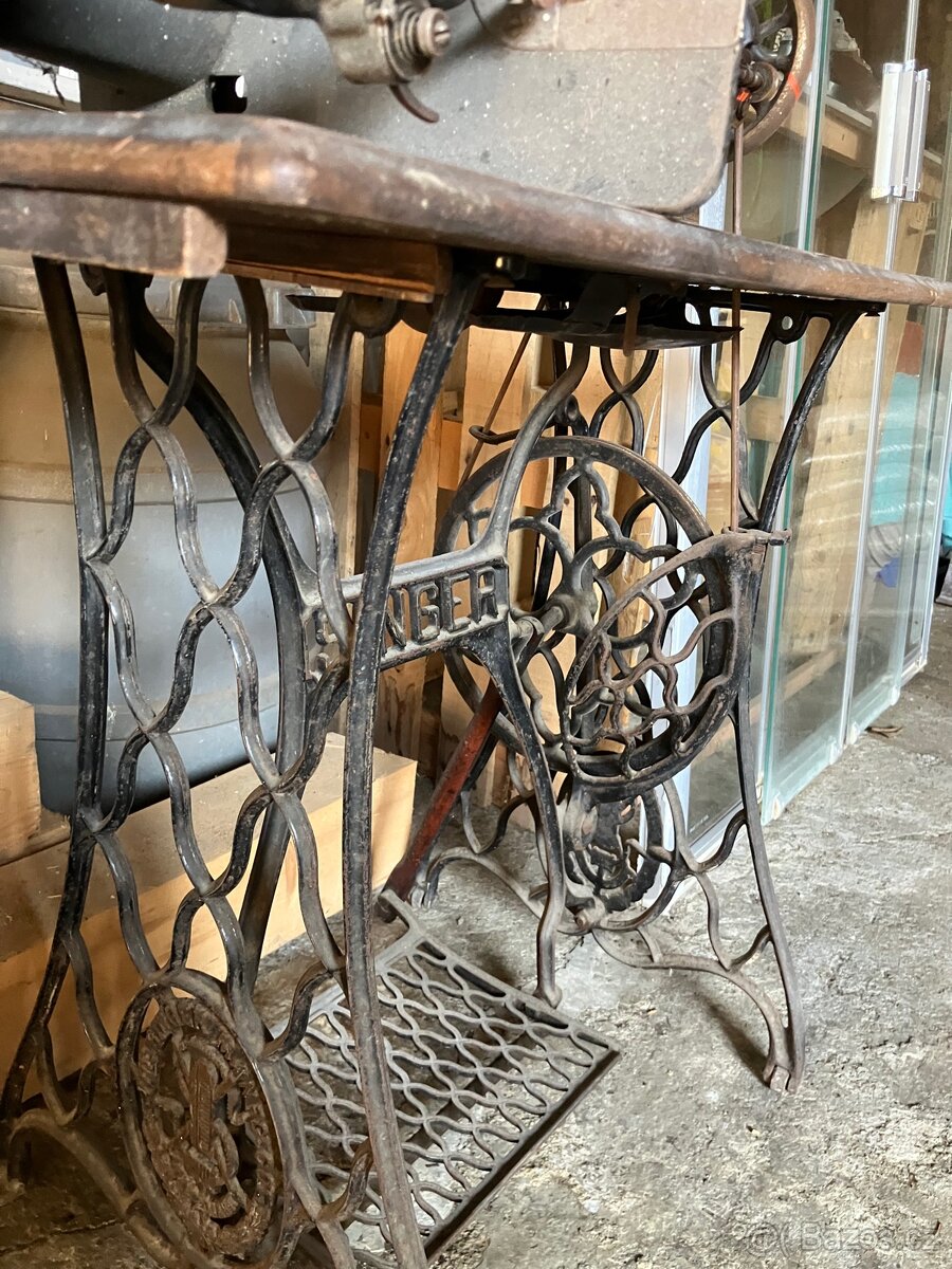 Starožitný šicí stroj - 7