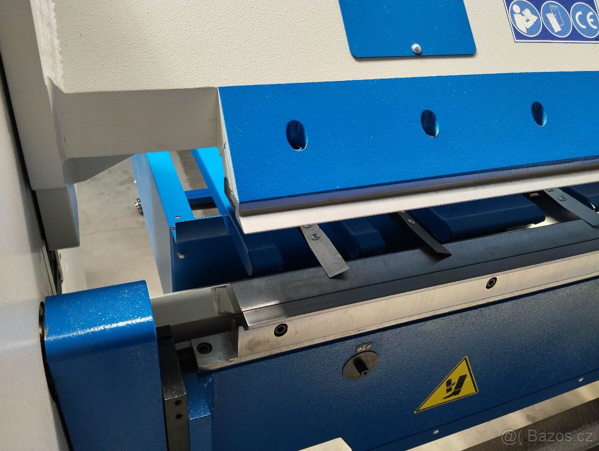 Motorická CNC ohýbačka plechu ERBEND, model MFC 3215 - 7