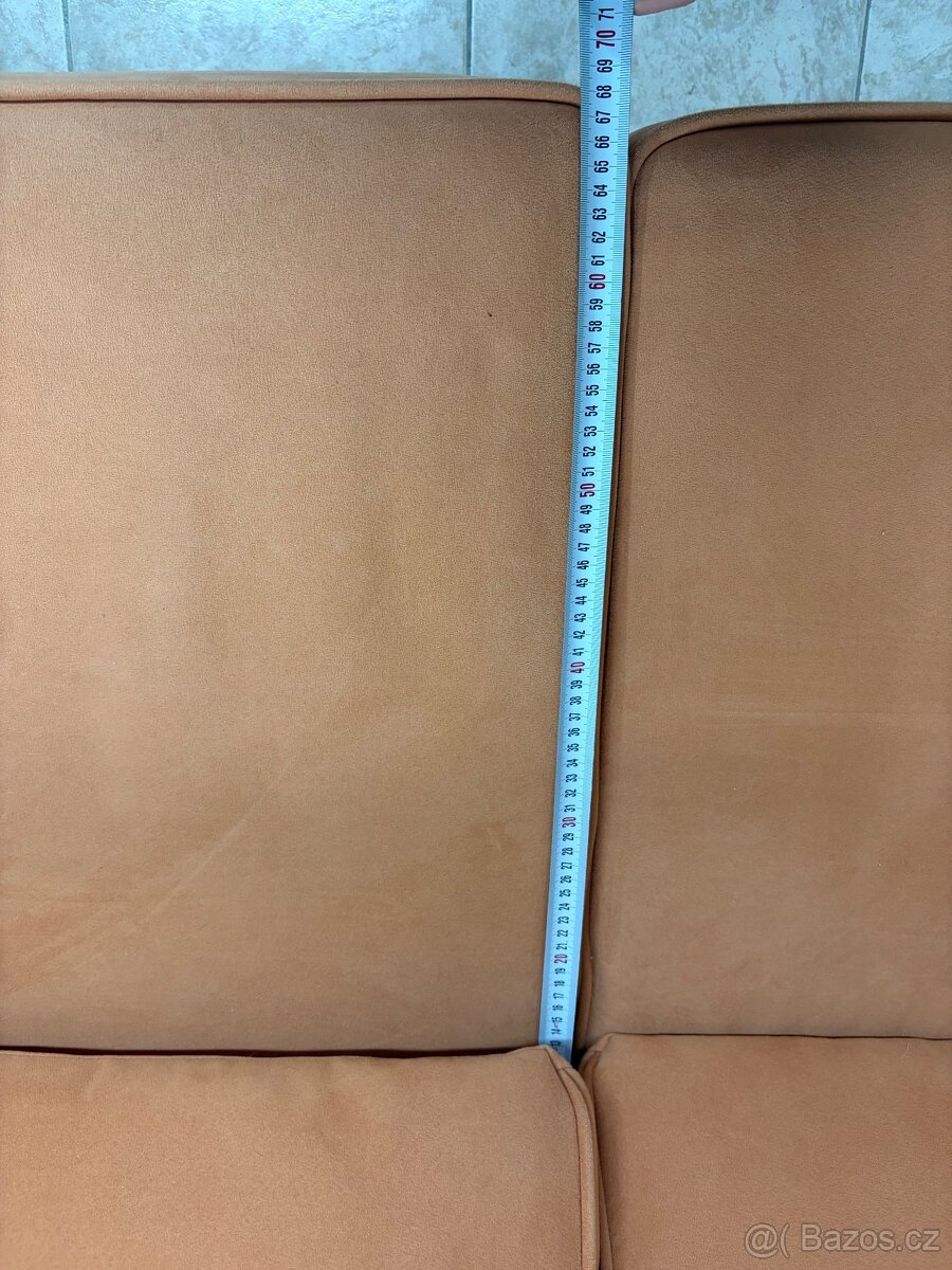 Sedačka z expozice - 7