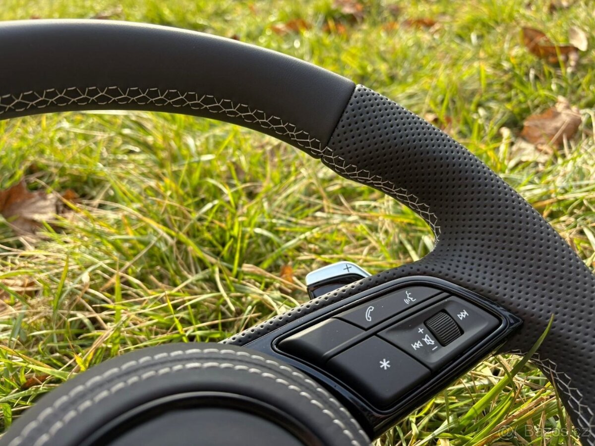 AUDI VOLANT - ZKOSENY - AIRBAG - RS ALU PADLA - 7