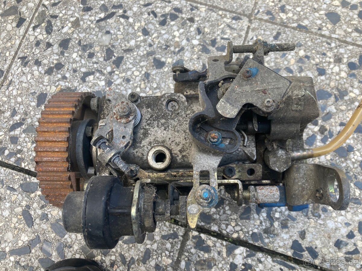 VSTŘIKOVACÍ ČERPADLO LUCAS - 7