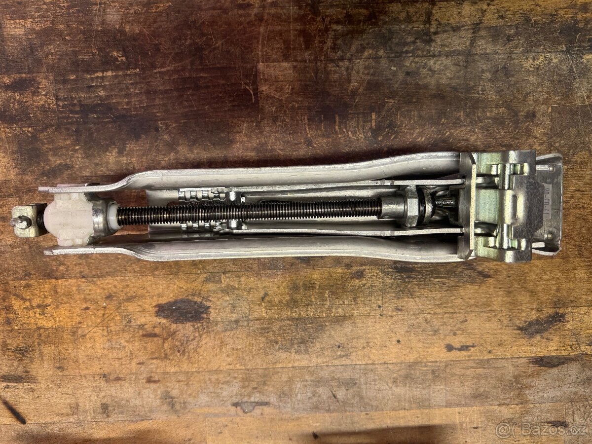 Zvedáky-hevery pro os. auta - 7