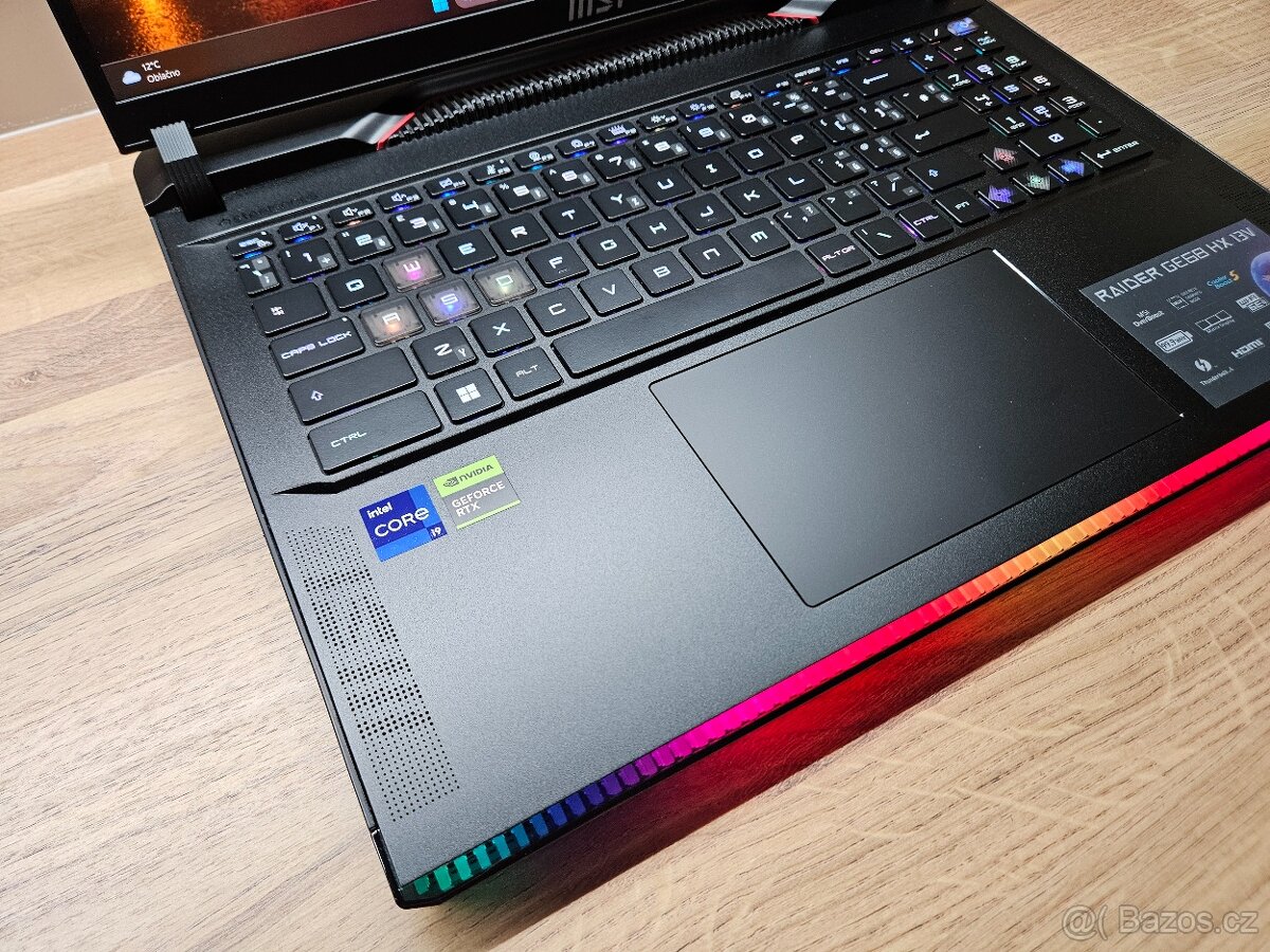 4K 16" UHD_MSI RAIDER GE68HX_i9-13950HX_32GB_RTX 4070 8GB - 7