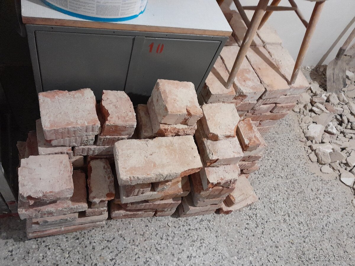 BUBEN NA MÍCHAČKU, zdarma neúplné cihly - 7