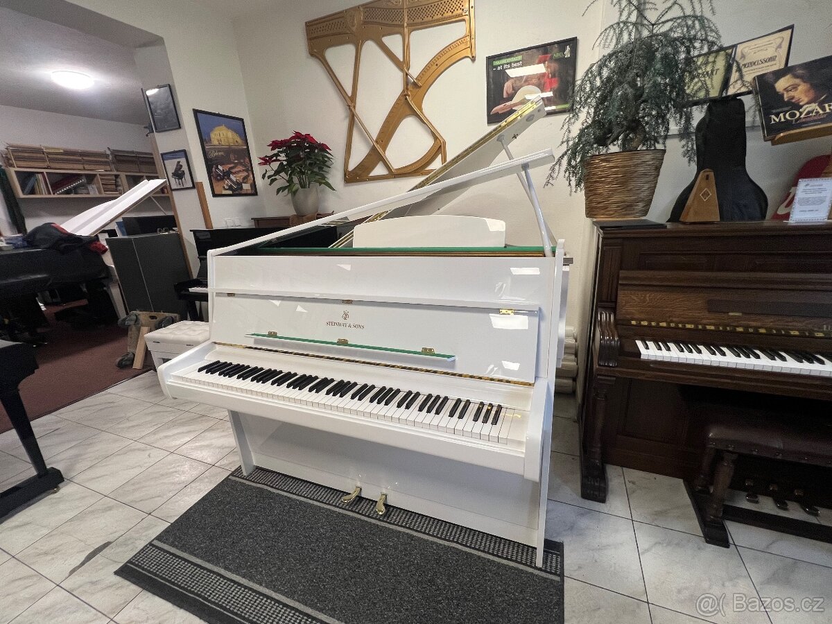 STEINWAY & SONS mod. Z 114 se zárukou 5 let, doprava zdarma - 7
