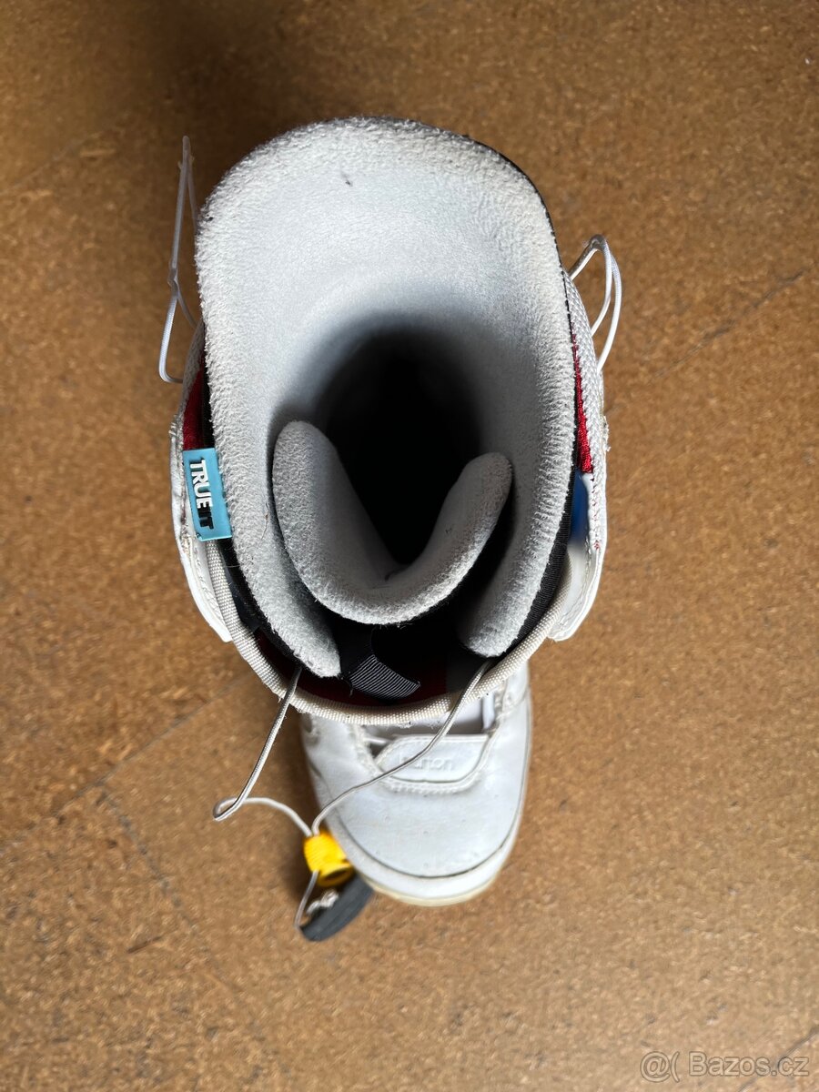 Snowboard s vázáním a botama Burton 43,5 - 7