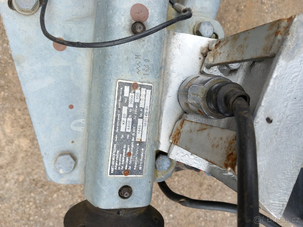 Prodám bržděný přívěs 2000kg - 7