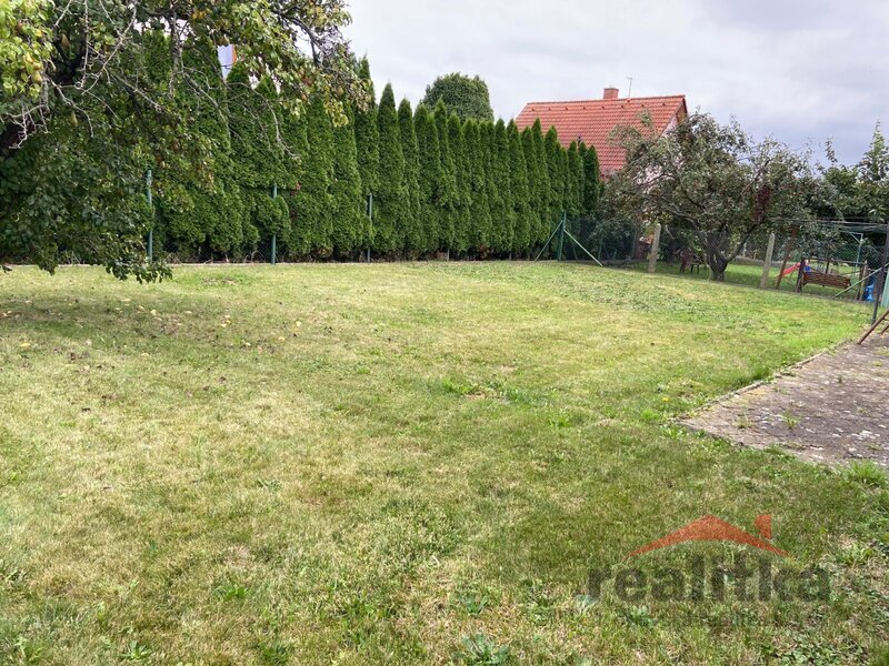 Prodej dvougeneračního domu se dvěma byty 3+kk, garáží a zah - 7