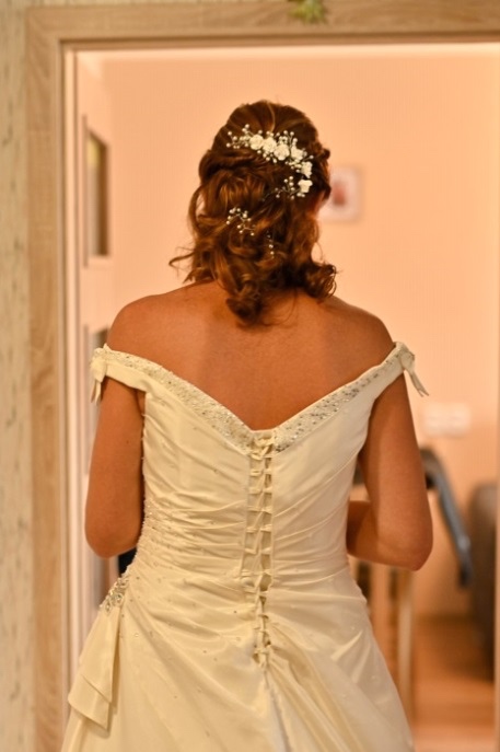 Svatební šaty s vlečkou - 7
