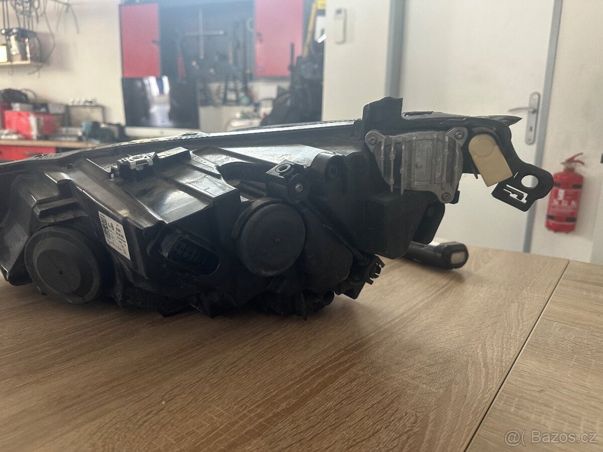 Světlo Volskwagen Golf - 7