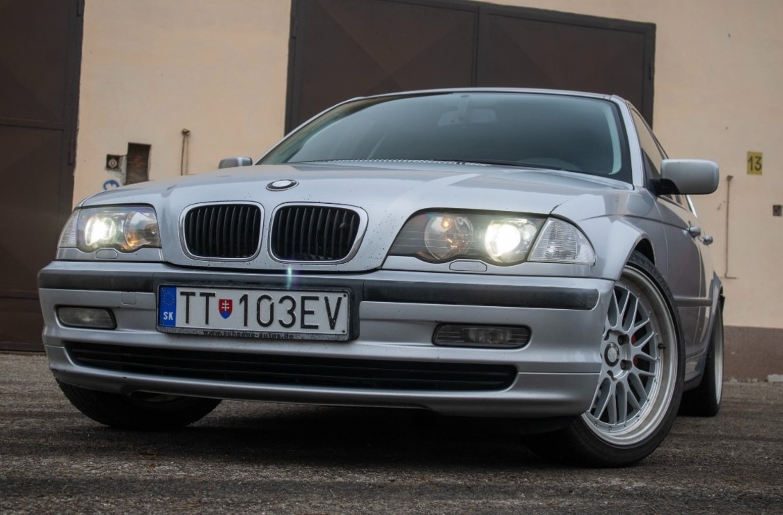 BMW 328i E46 2.8i 142 kW - 7