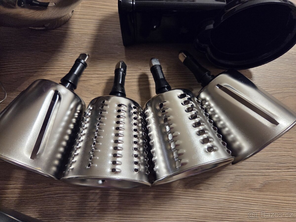 Prodám kuchyňský robot Electrolux EKM 4200 - 7