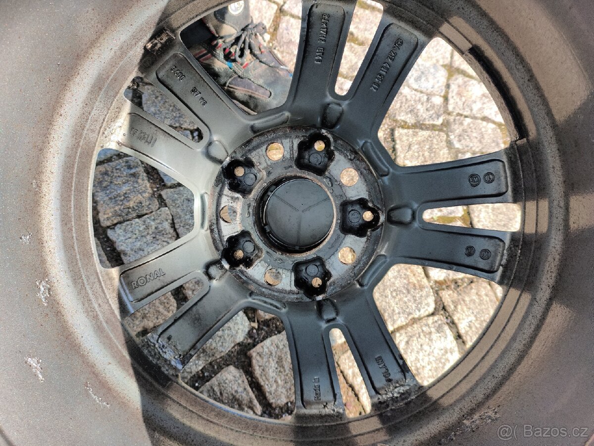 Pneu Mercedes Benz V 235/55R 17 - 7